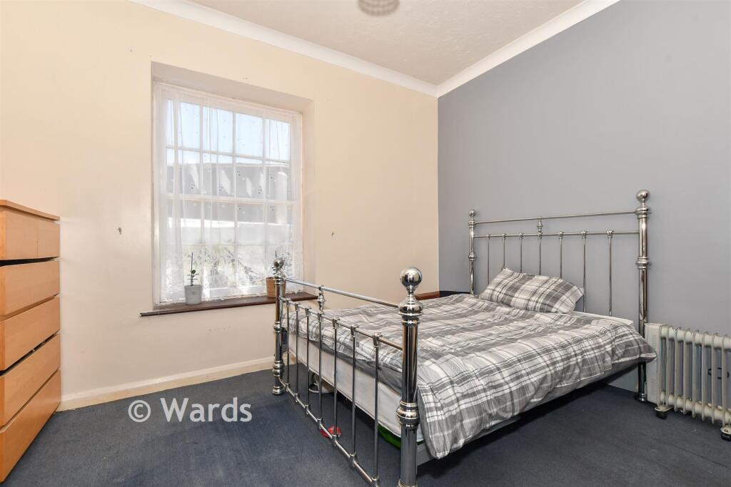 Apartment in Swale, Queenborough - More