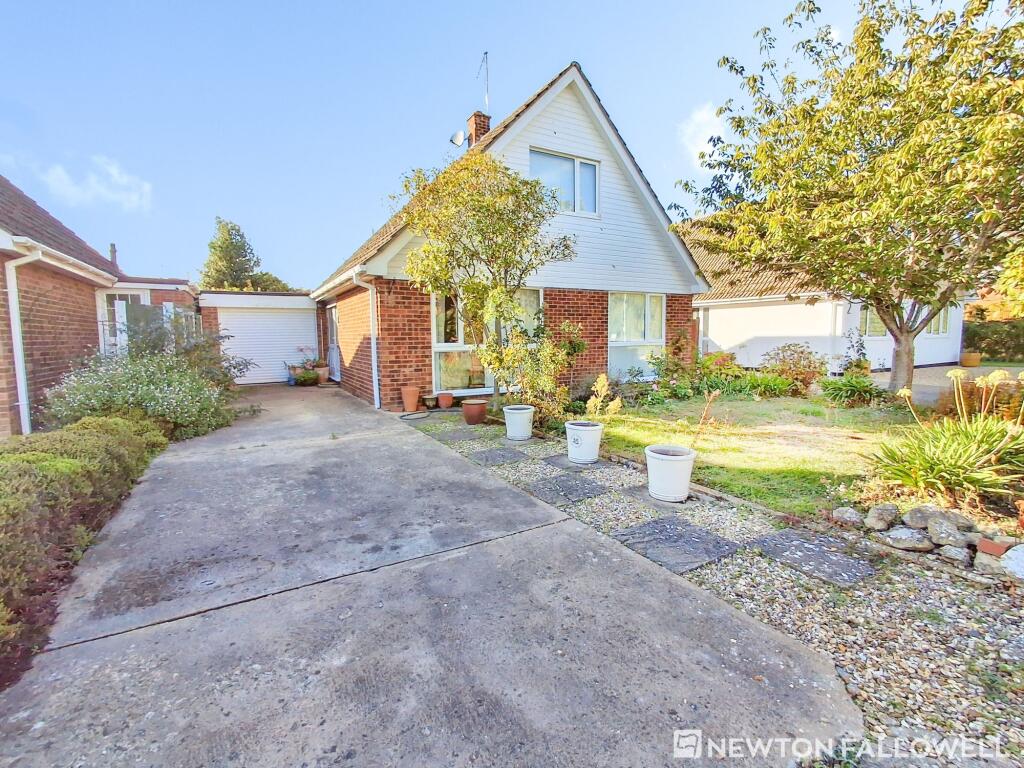 3-bed detached on Waterside Close, Bourne, PE10, £280,000