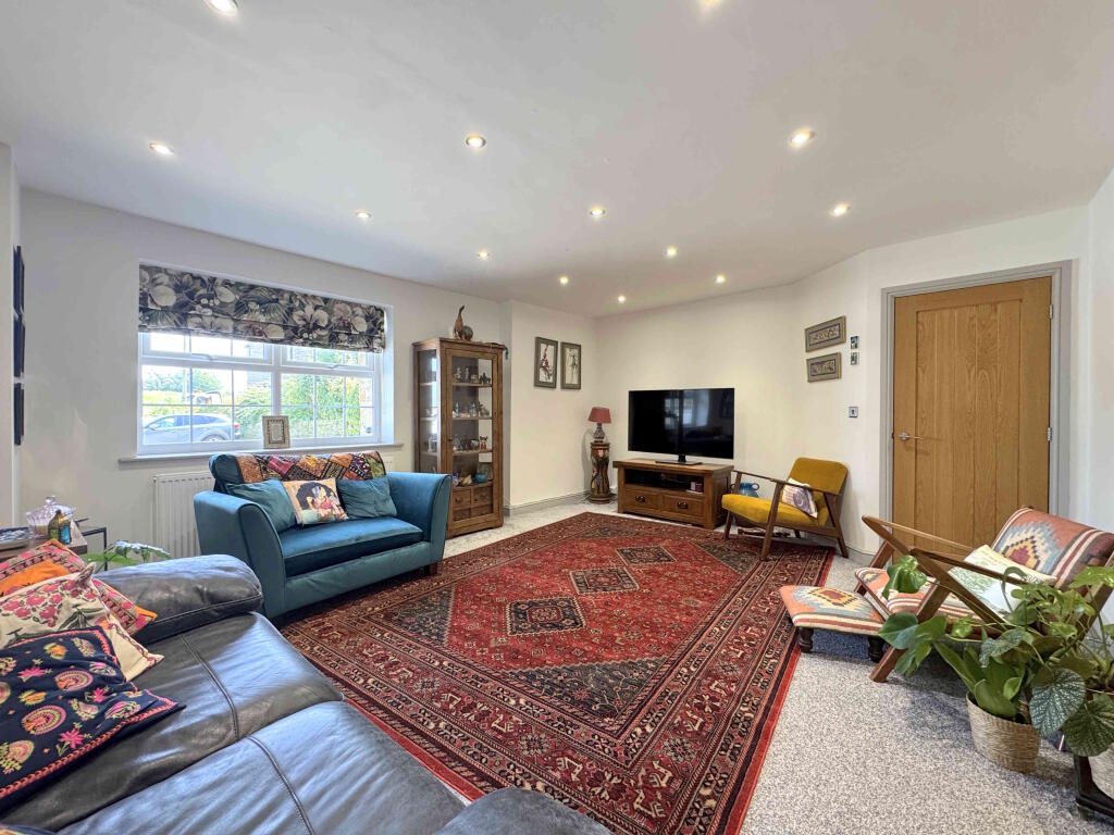 House in Bradford, West Yorkshire - View 5