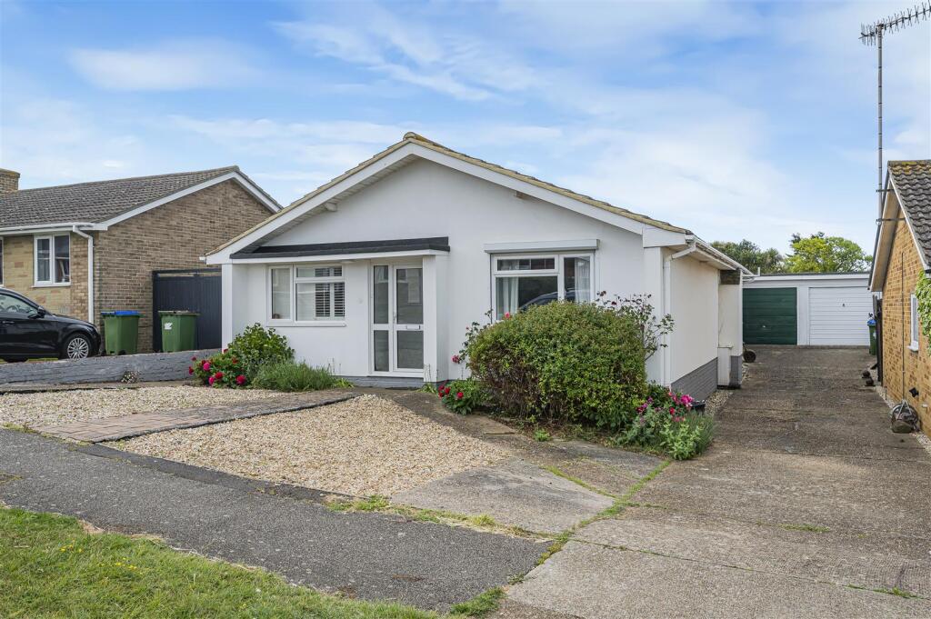 3-bed detached on St. Margarets Rise, Seaford, £425,000