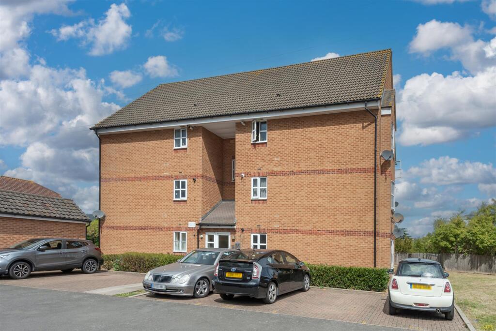 2-bed apartment on Mccudden Road, Dartford, £200,000