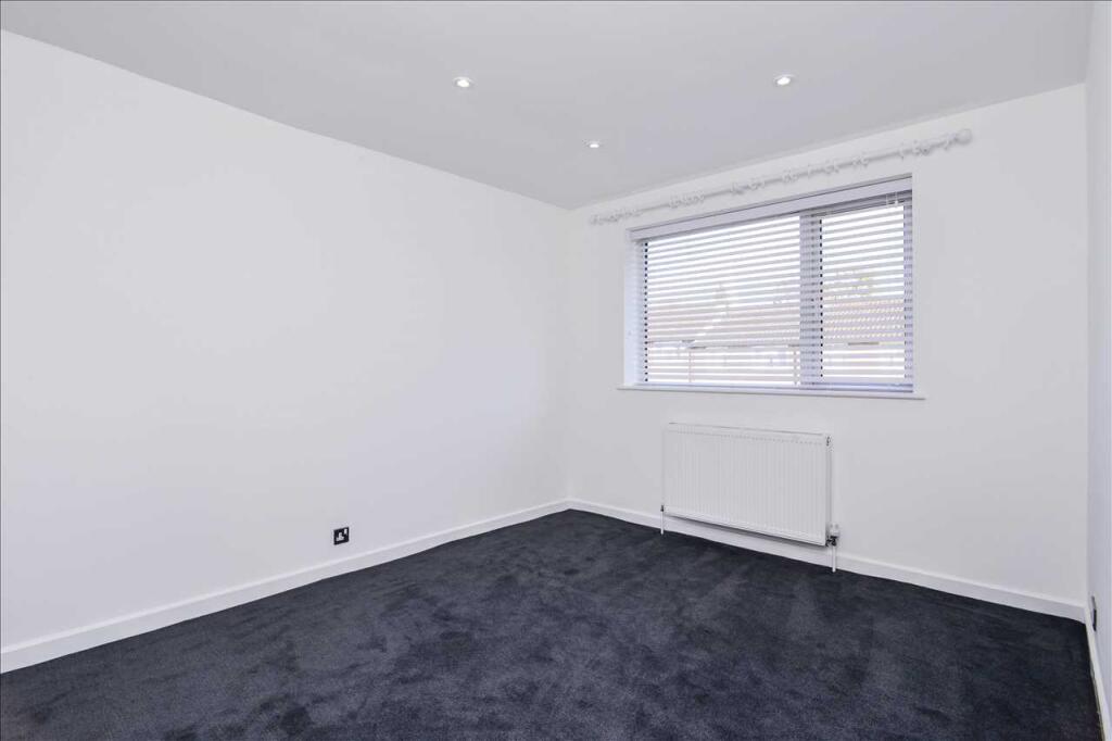 House in London, Dacre Park Estate, Blackheath - View 4
