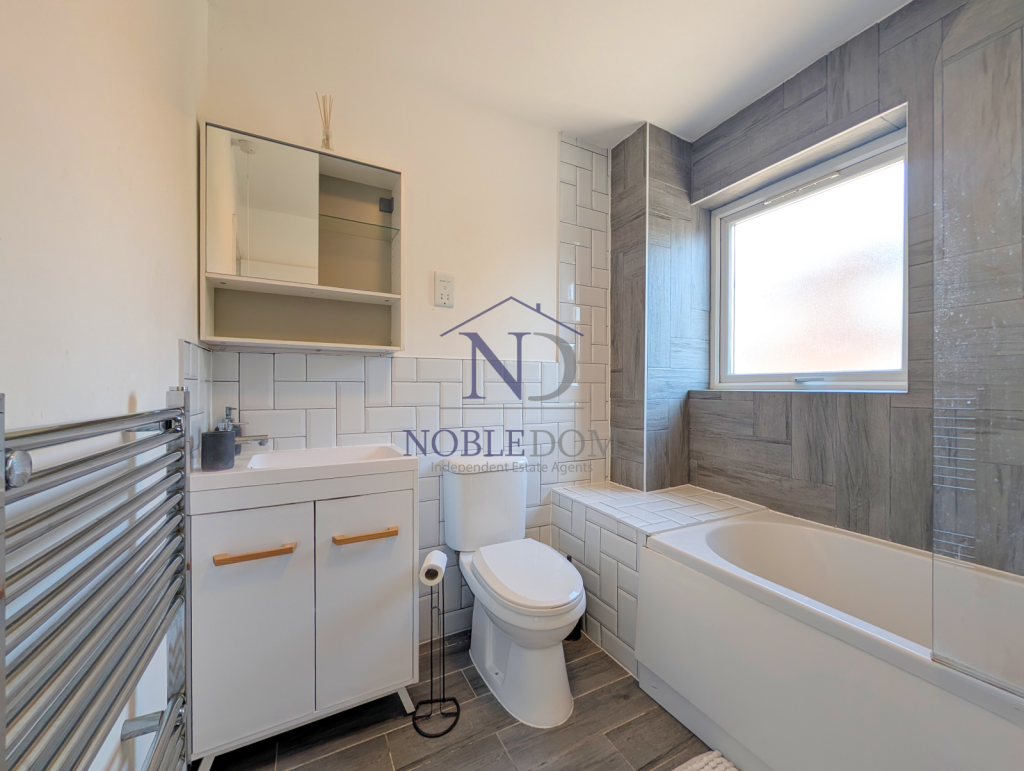 Apartment in Slough - More