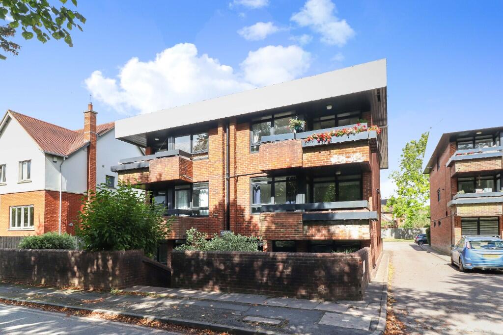 Main image of property: Carlisle Avenue, St. Albans, Hertfordshire, AL3