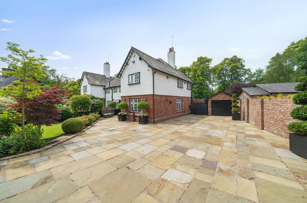 Main image of property: The Green, Worsley
