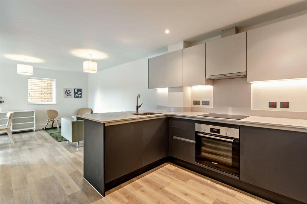Apartment in Cambridge, Eddington - More