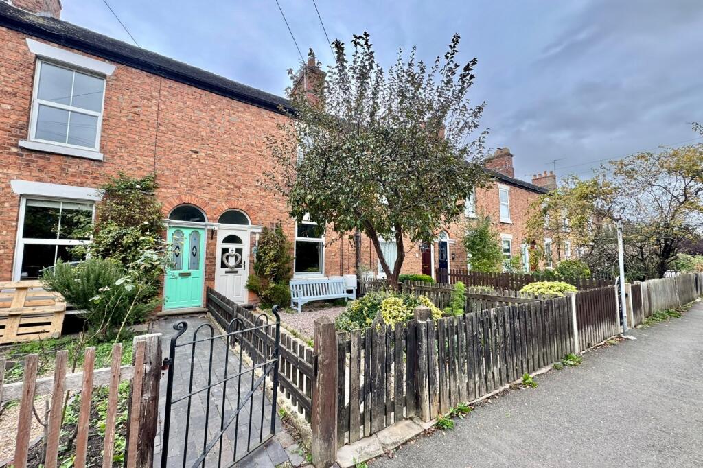 2-bed terraced on South Crofts, Nantwich, Cheshire, CW5, £300,000