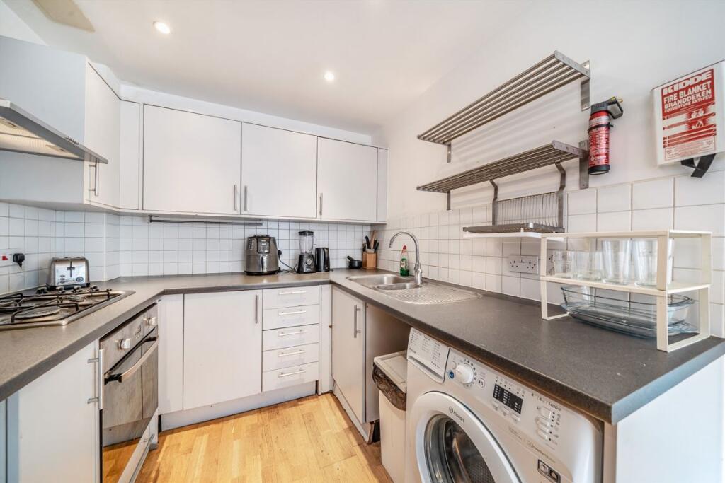 Apartment in London - View 5