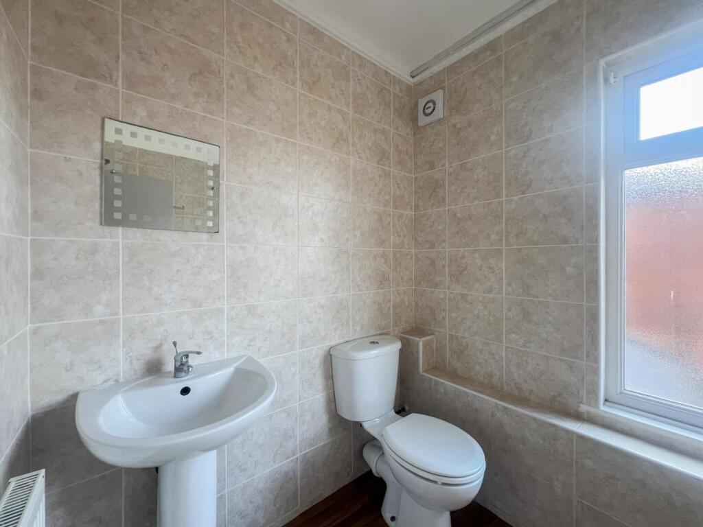 Apartment in Hull - View 4
