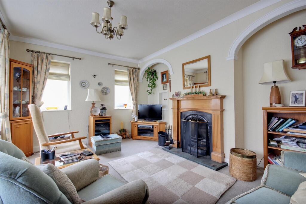 Woodland Drive, Anlaby, Hull photo 3