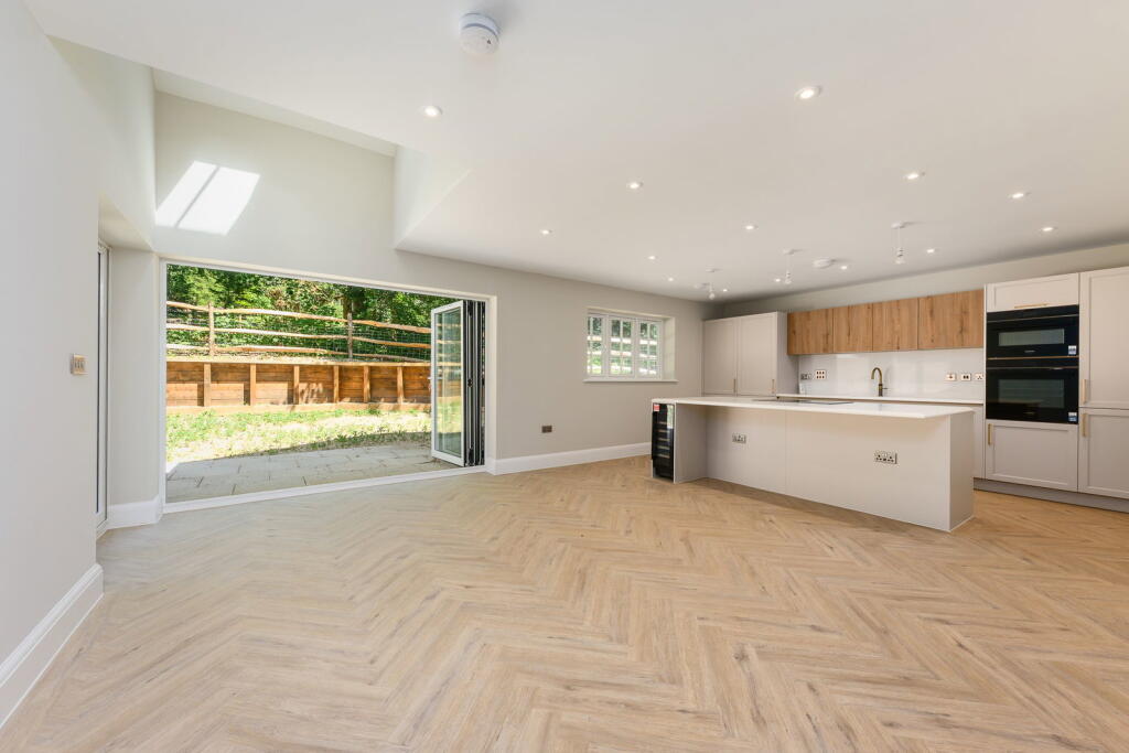 House in Ashford, Charing - View 2