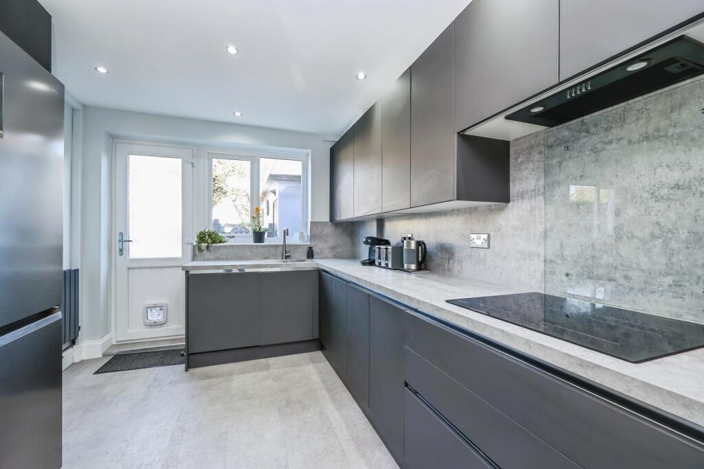 House in Nottingham, Clifton - View 5