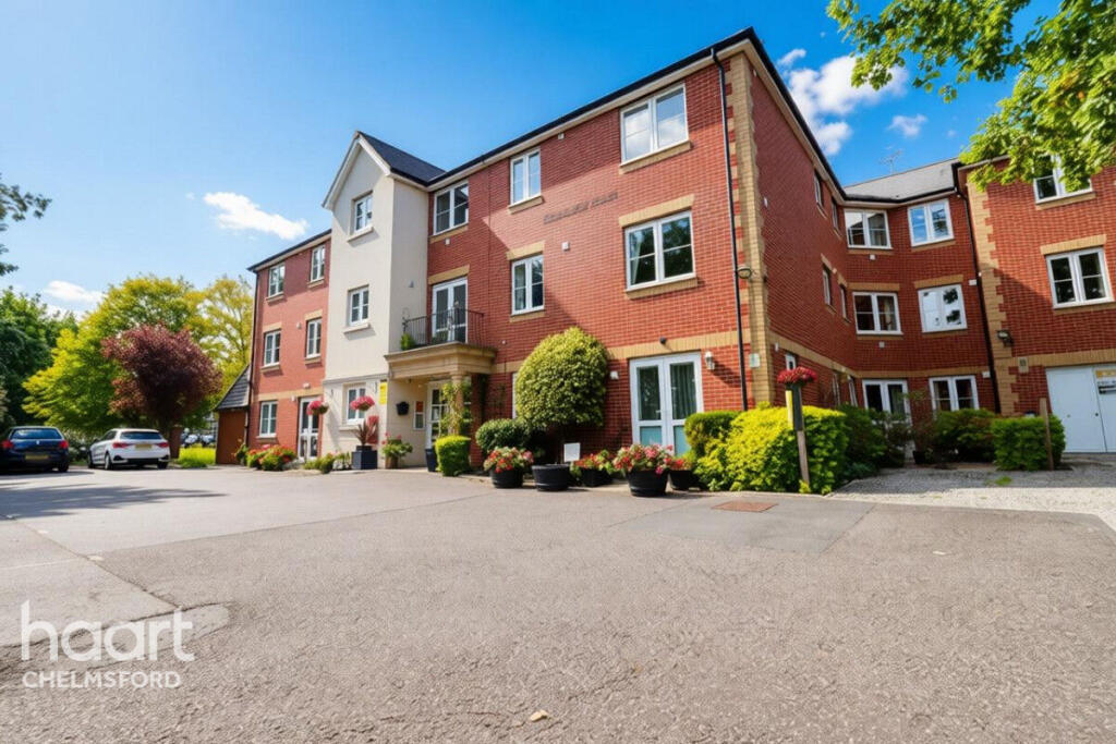 1-bed flat on Broomfield Road, Chelmsford, £130,000