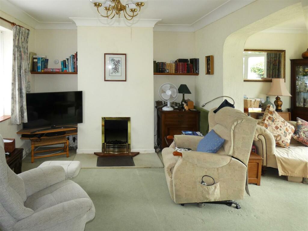 Cheam Road, Rustington photo 4
