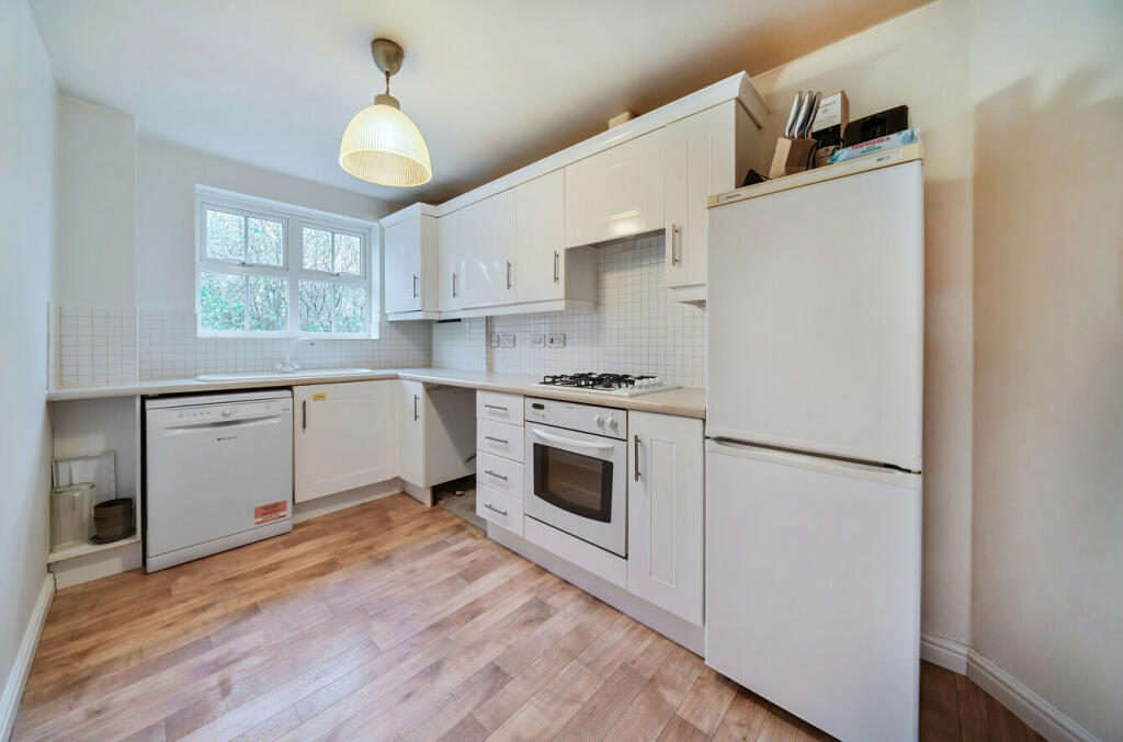 Apartment in Southampton, Park Gate - View 3