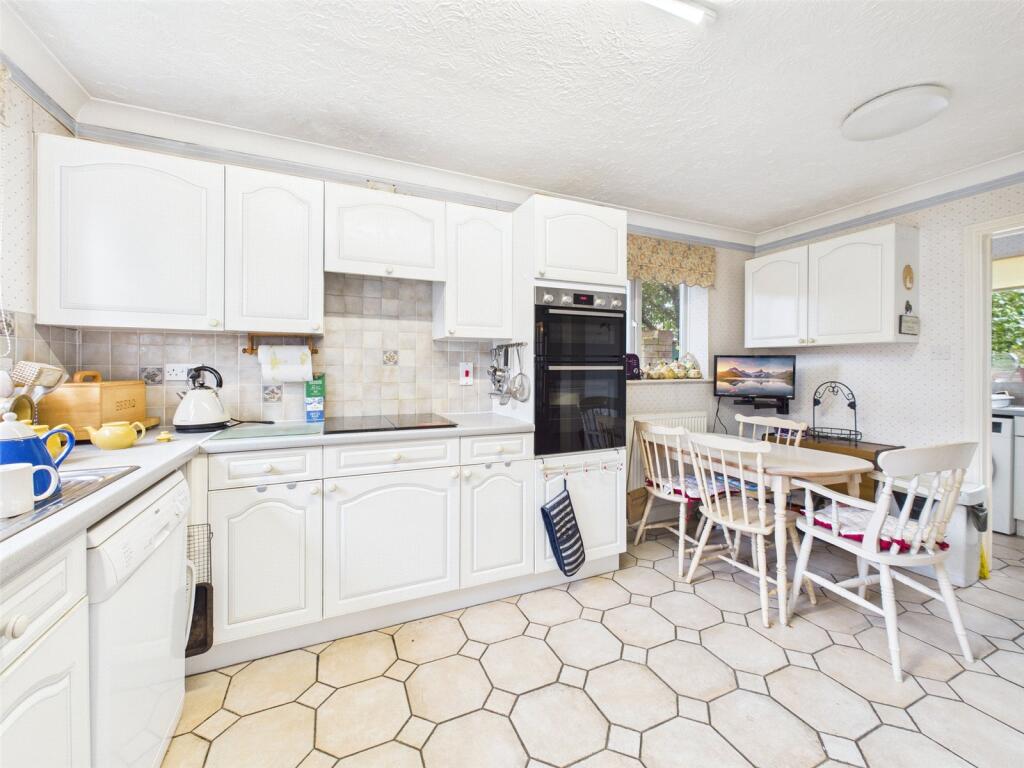 Moorhen Court, Quedgeley, Gloucester, Gloucestershire, GL2 photo 3