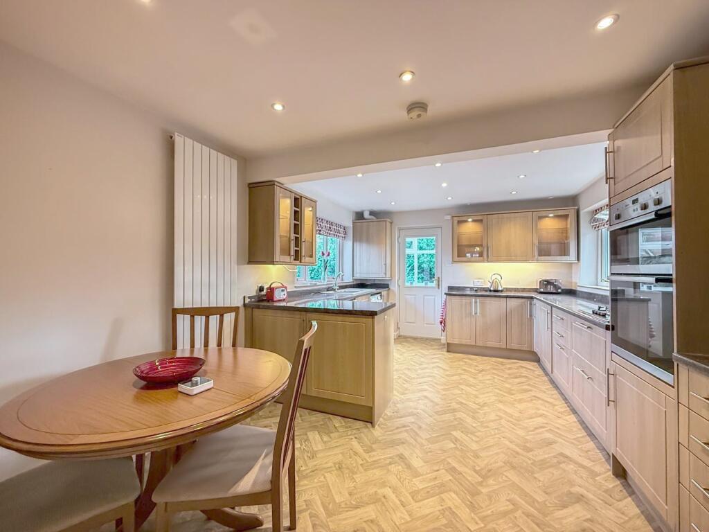 Foxlow Avenue photo 4