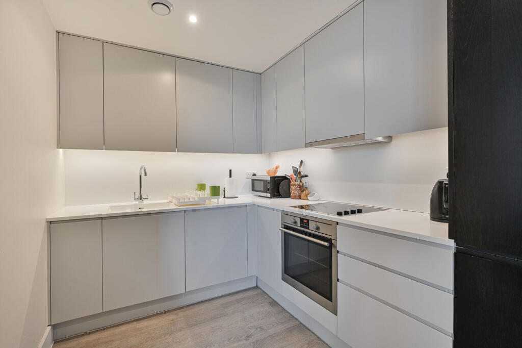 Apartment in London - View 3