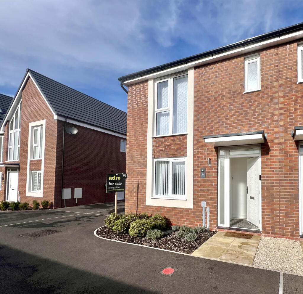 House in Llanwern, Glan Llyn - View 4