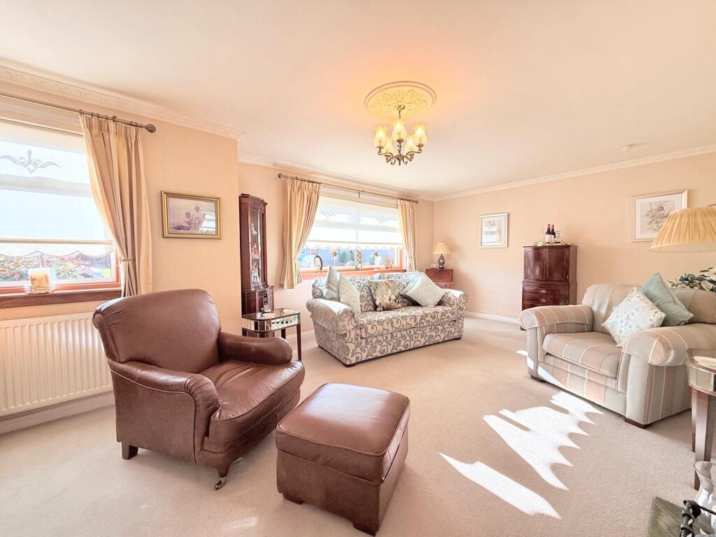 32 Fullerton Drive, Polmont, Falkirk, FK2 0XY photo 4