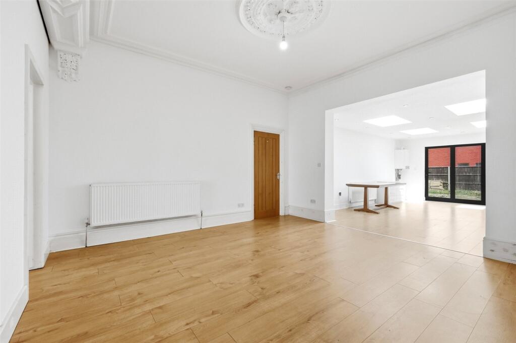 Apartment in London - View 4