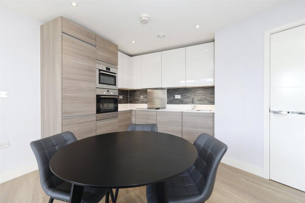 Apartment in London - View 5