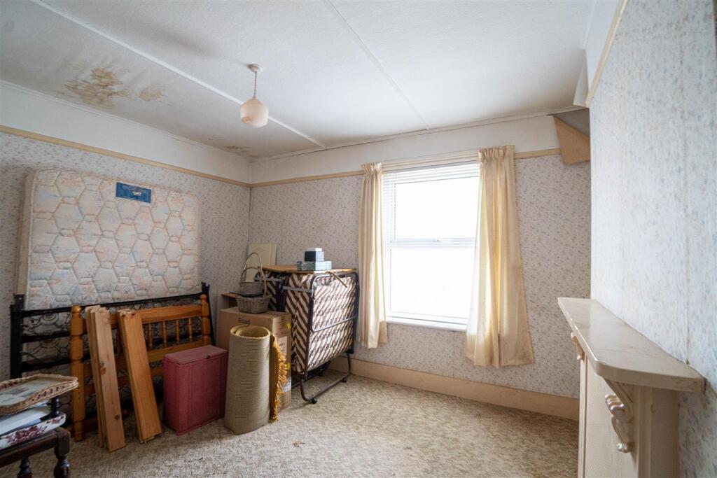 House in Tonbridge - More