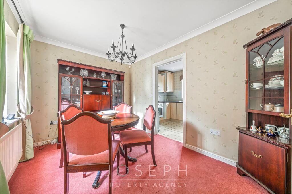 Ravenswood Avenue, Ipswich, IP3 photo 3