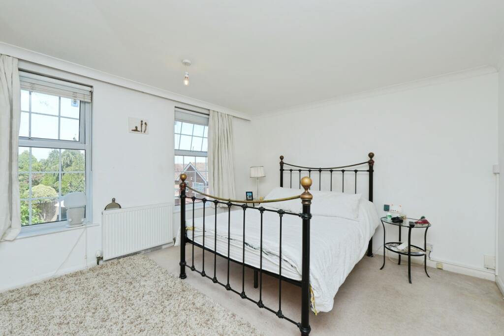 House in London - View 5