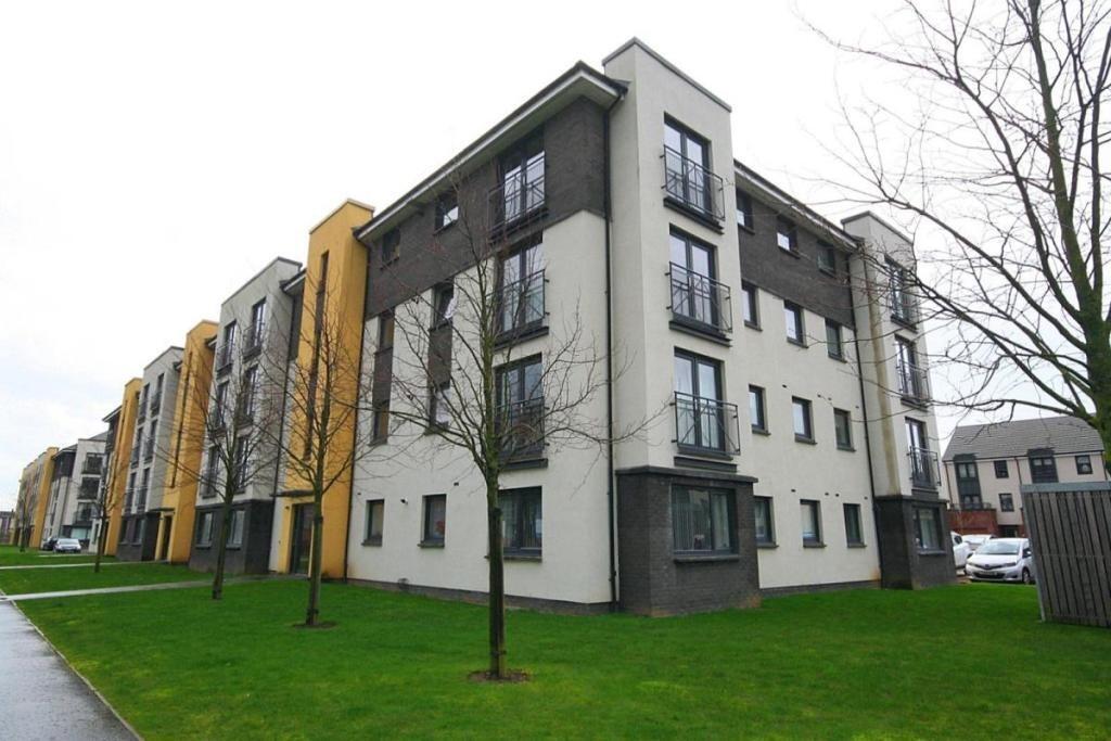 Main image of property: 2-2, 7 Kenley Road