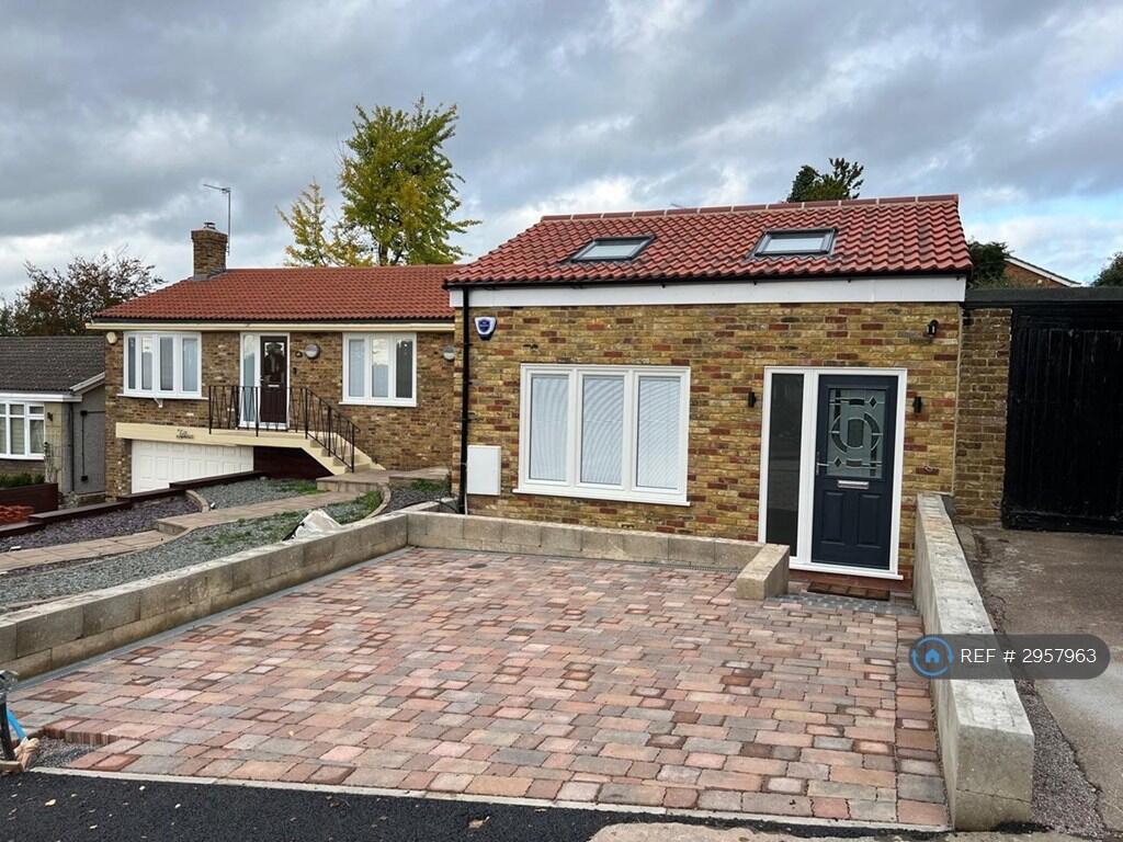 Main image of property: The Glade, Enfield, EN2