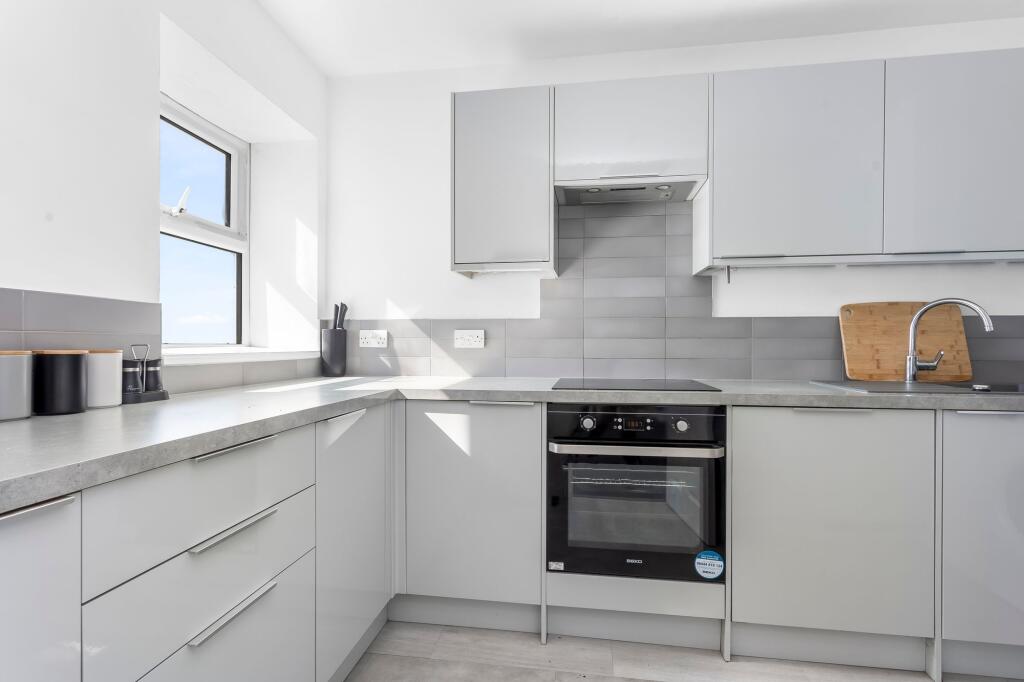 Apartment in Brighton, Queen's Park - View 3