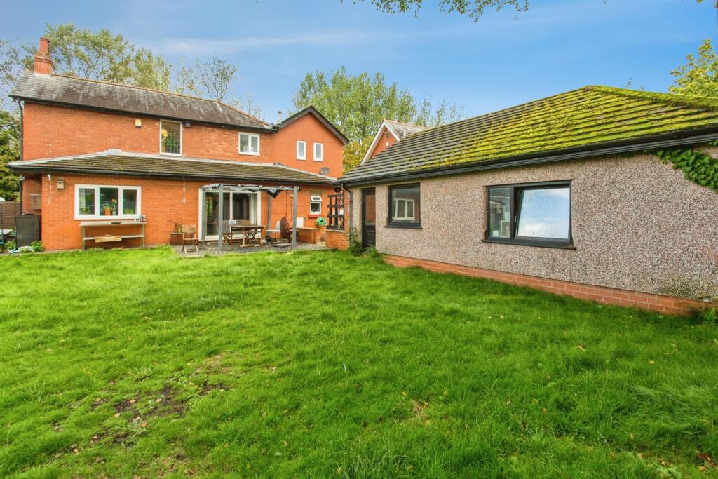 House in Preston - View 4