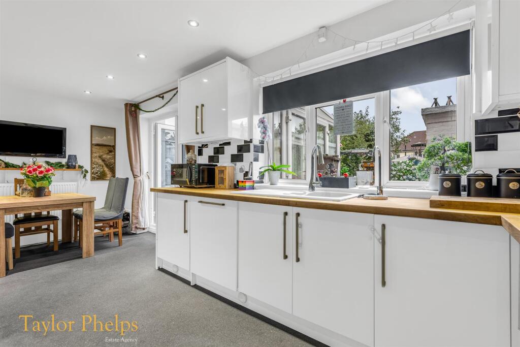 House in Enfield - View 5