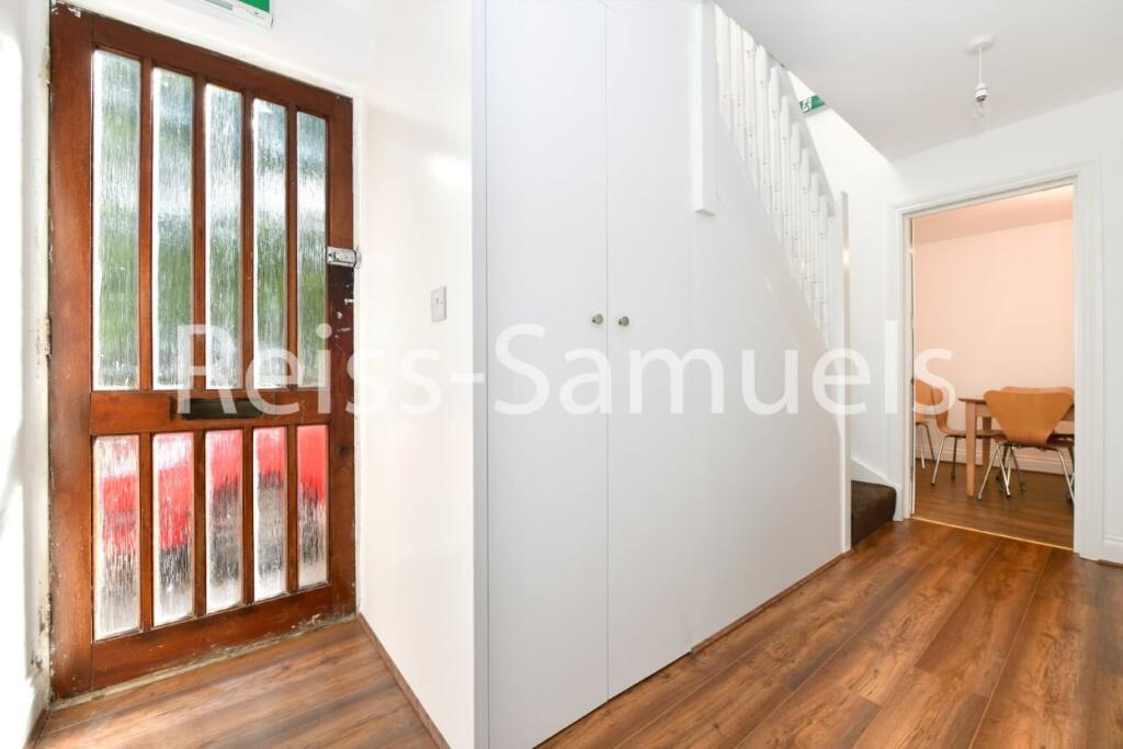 6 bedroom terraced house for rent