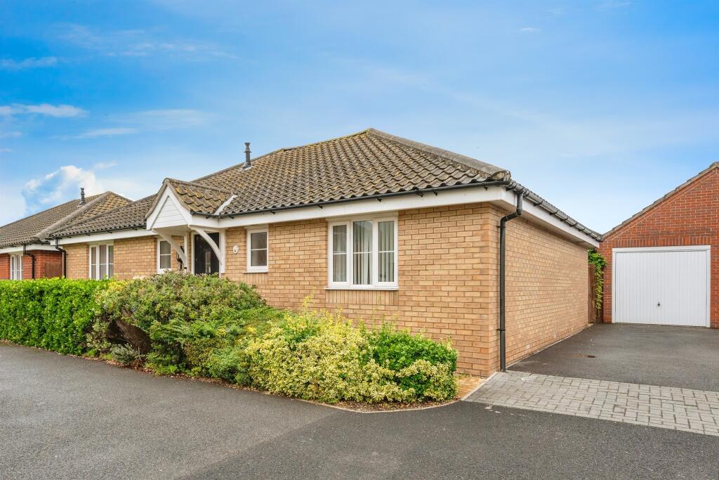 Purslane Drive, Caister-On-Sea, Great Yarmouth photo 2