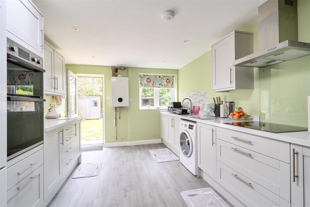 Hillside Drive, Kidderminster photo 4