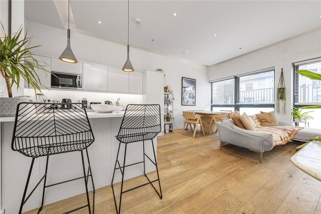 Main image of property: 1 Dee Road, Richmond