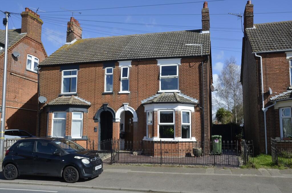 3-bed semi-detached on High Road, Trimley St. Mary, Felixstowe, £325,000