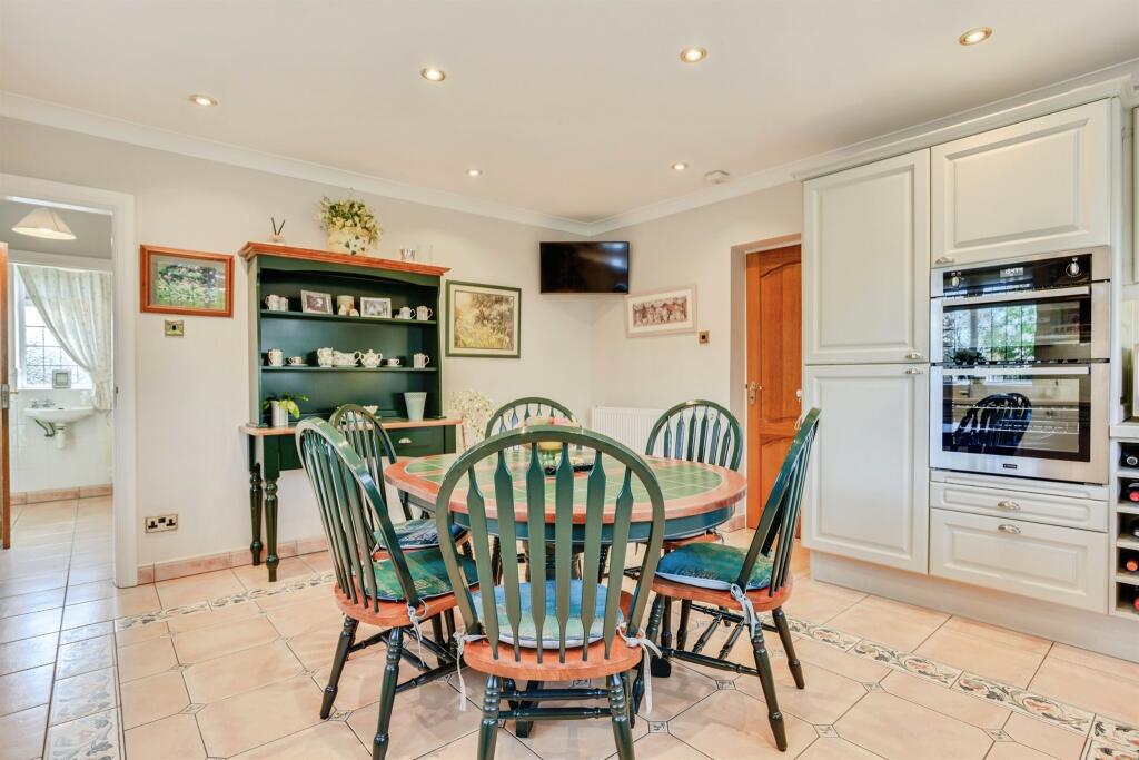 House in Wakefield, Snow Hill, Outwood - View 5