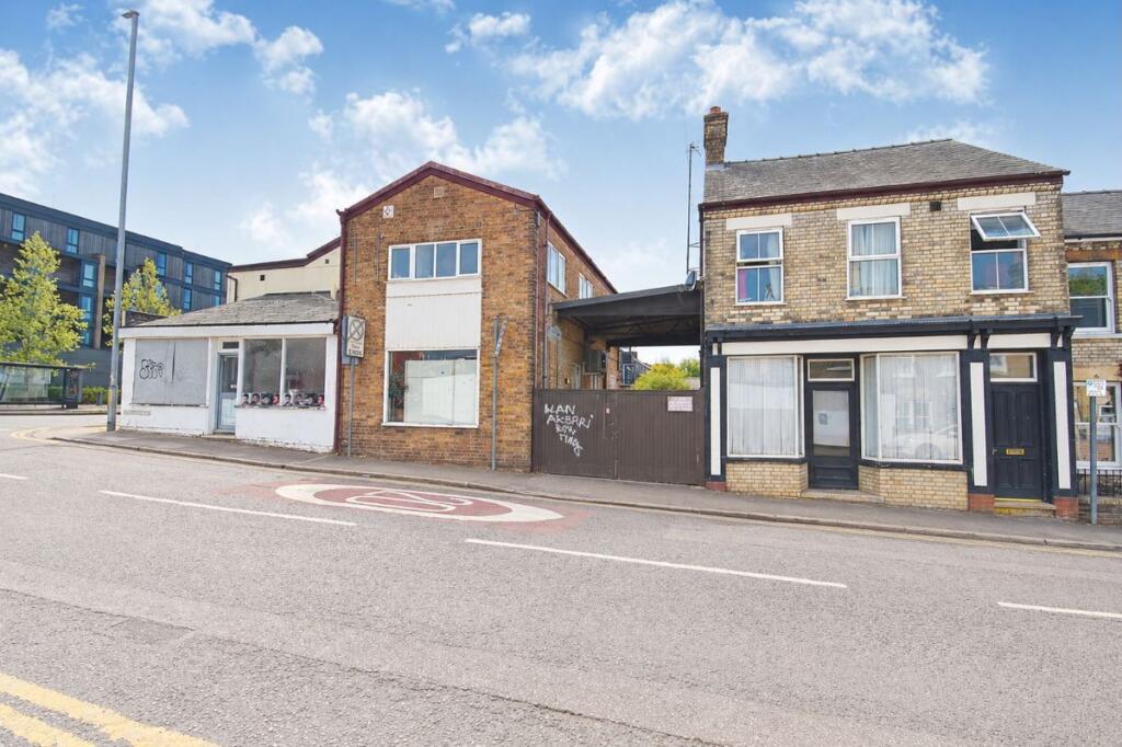 Main image of property: Newmarket Road, Cambridge, CB5 8HA