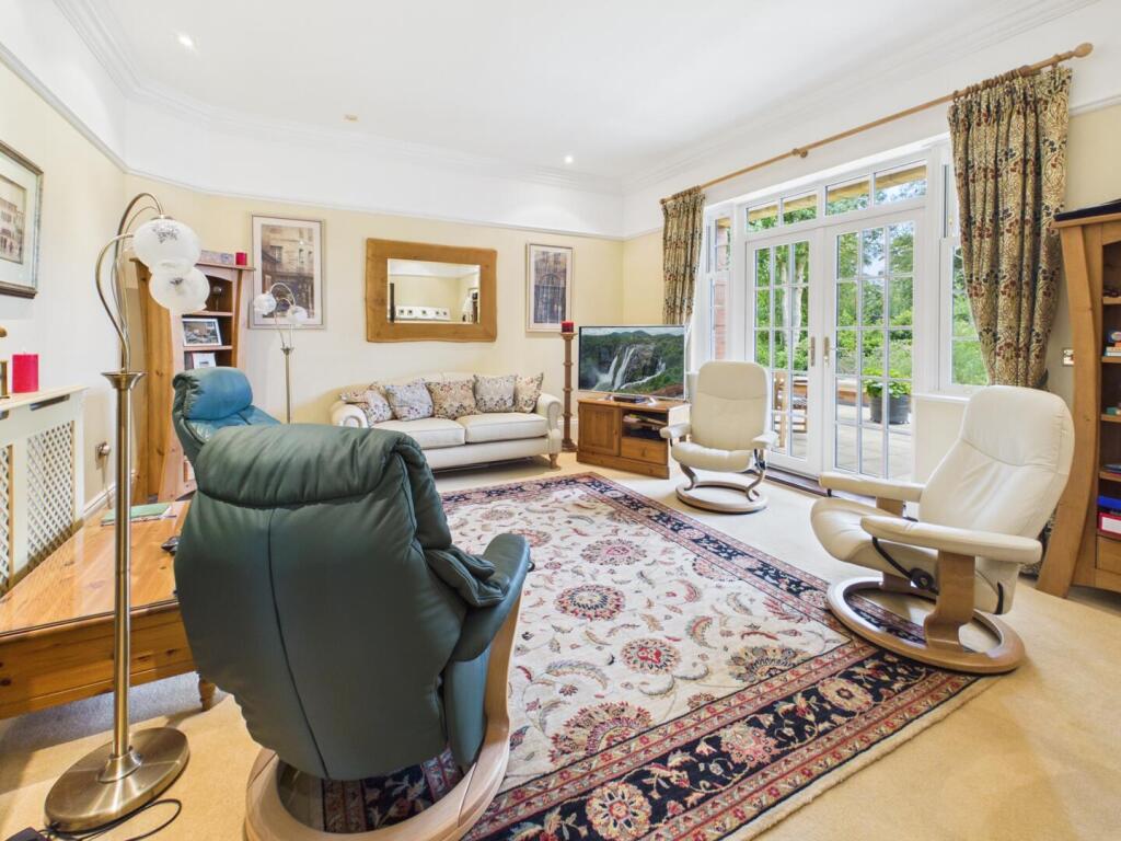 16 The Alexandra, The Broadway, Woodhall Spa photo 4