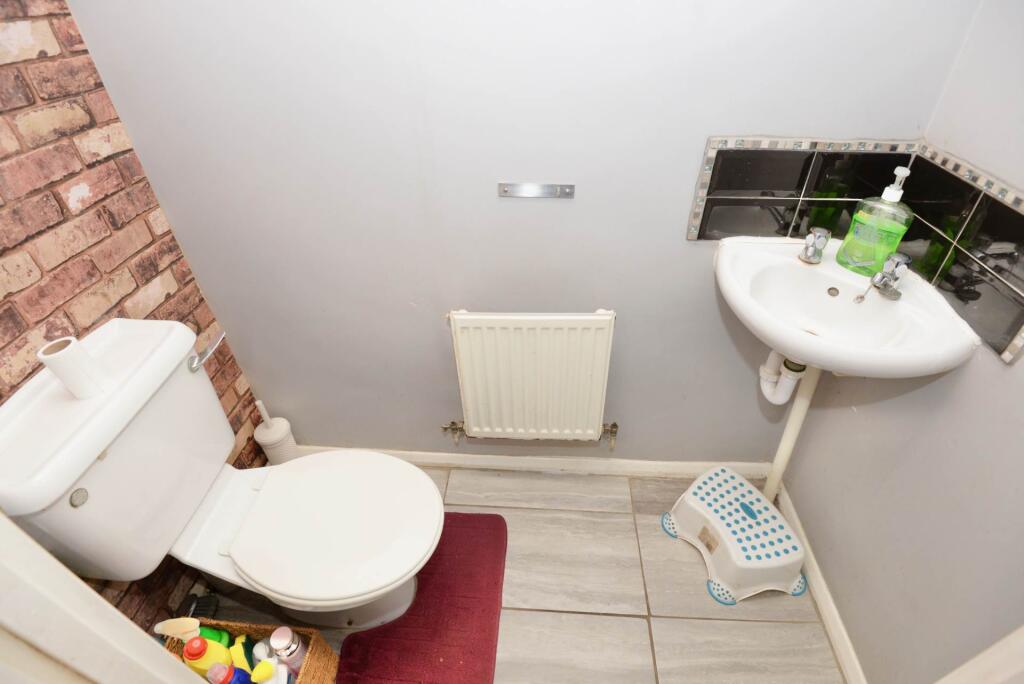 Grasshaven Way, London, SE28 8TJ photo 4