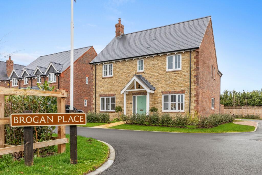 Main image of property: Plot 5, Deanfield Row, New Road, Dinton, Buckinghamshire  HP17 8UU