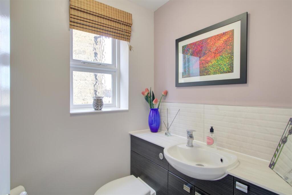 House in Malmesbury, Wiltshire - More