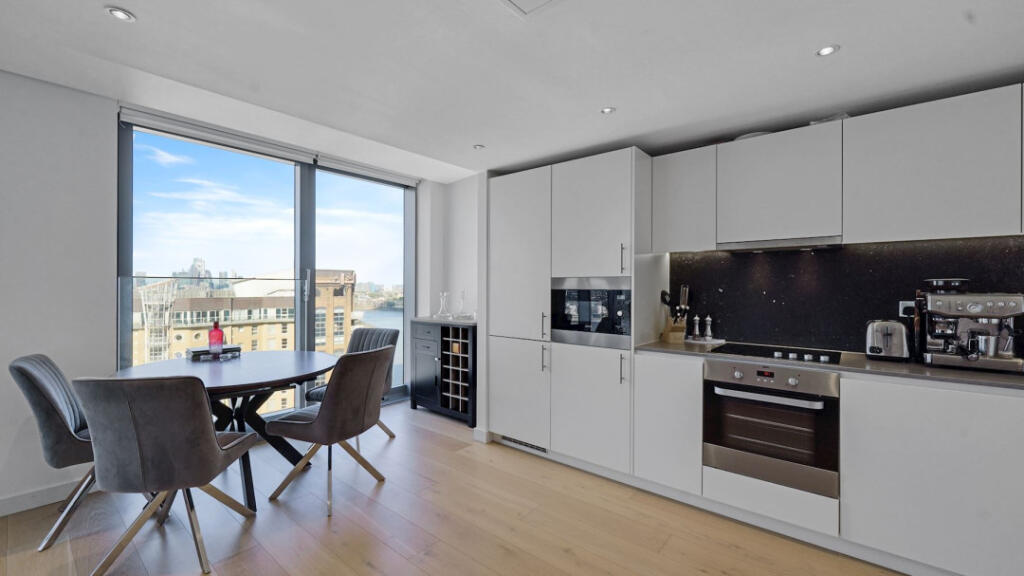 London, London, E14 9FR - View 4