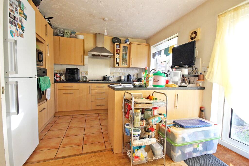 Kathie Road, Bedford, Bedfordshire, MK42 photo 2