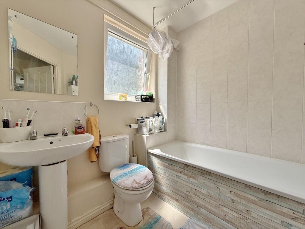 Apartment in Portsmouth - View 3