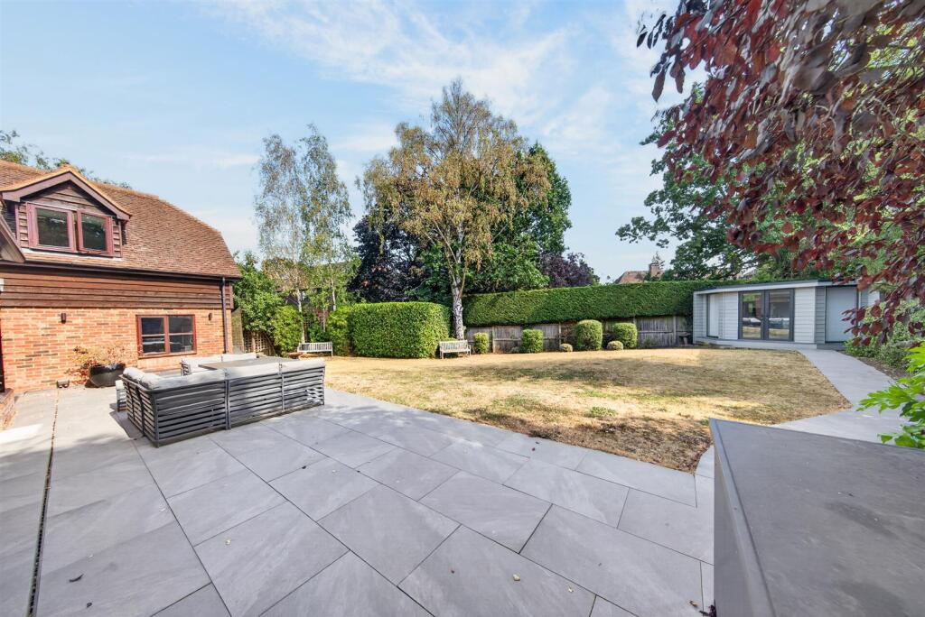 House in Ampthill, Central Bedfordshire - View 4