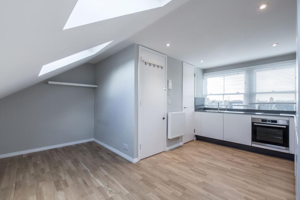 Main image of property: Flat 10 33 Croxley Road